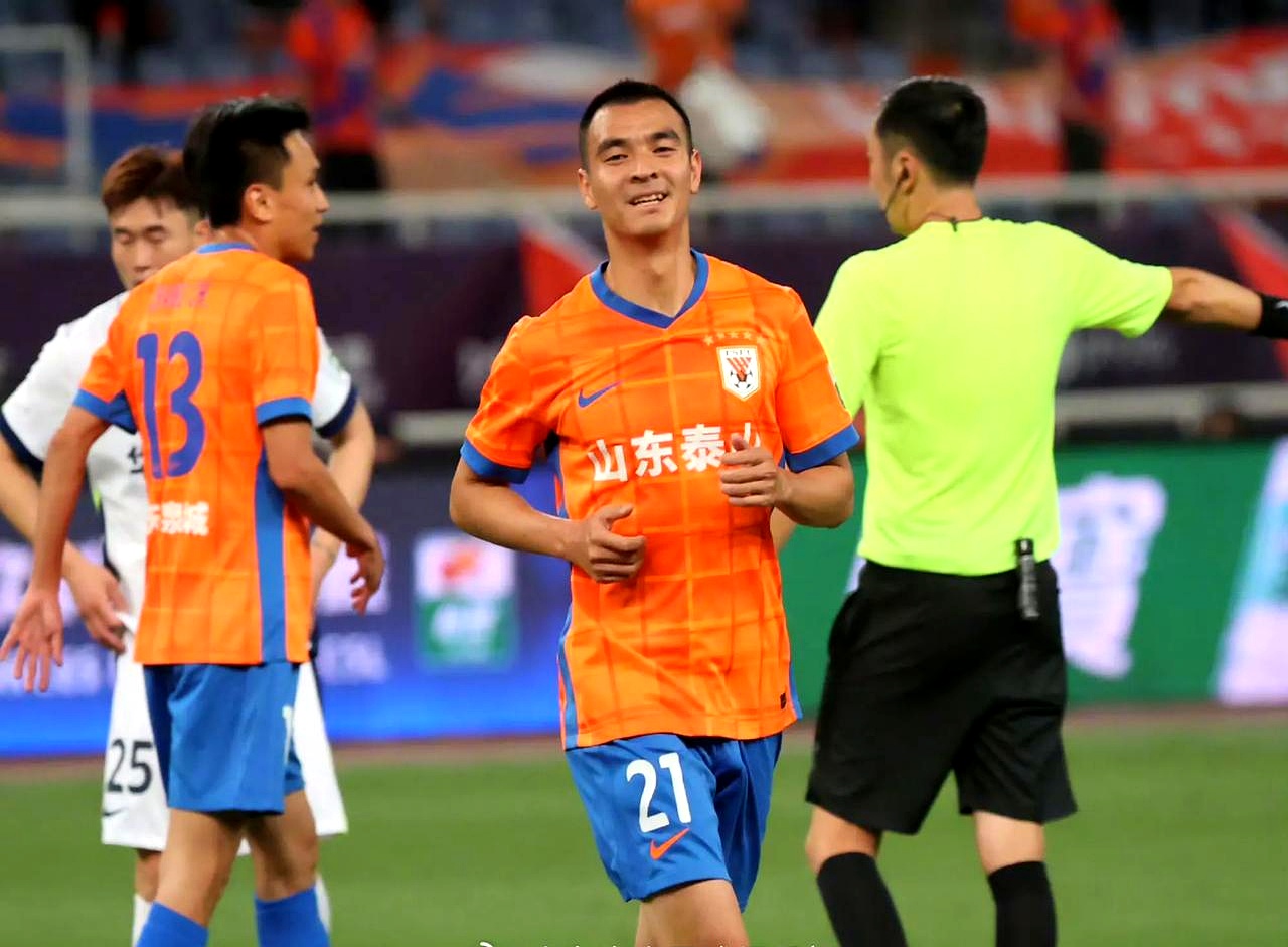 包含赛地聚焦:社区盾加时末段热度飙升,山东泰山豪取连胜,压力陡增,赛季目标并未改变的词条 包含赛地聚焦:社区盾加时末段热度飙升,山东泰山豪取连胜,压力陡增,赛季目标并未改变的词条