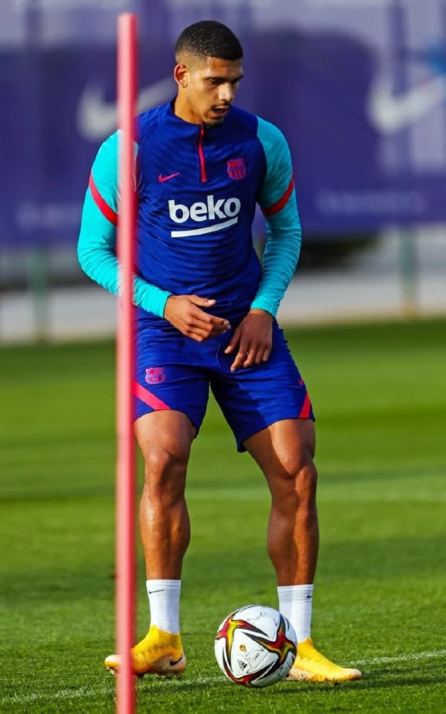 国王杯倒计时，斯图加特今夜队长鼓劲，细节引发关注，更衣室稳定，阵容厚度经受考验的简单介绍